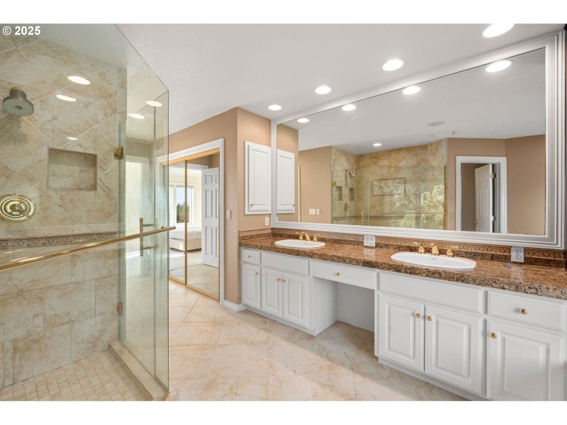 Owner's Suite Bathroom