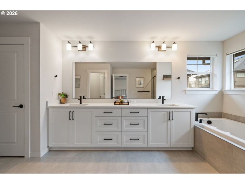 Owner's Suite Bathroom