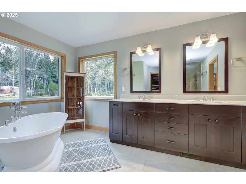 Bedroom, Owner's Suite