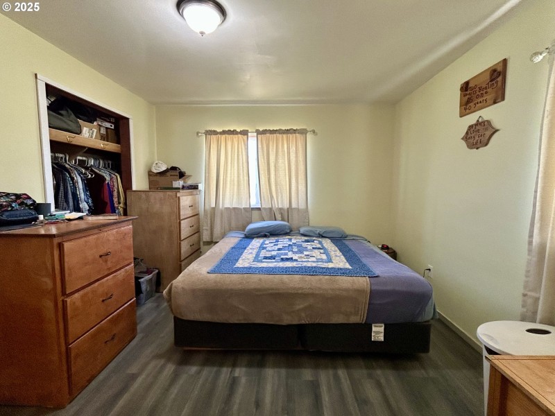 Bedroom, Primary
