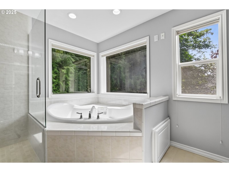 Owner's Suite Bathroom
