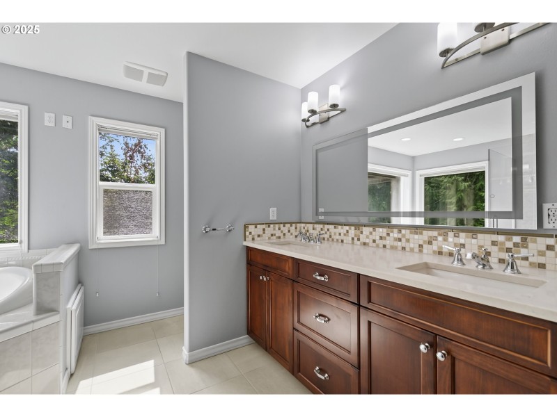Owner's Suite Bathroom