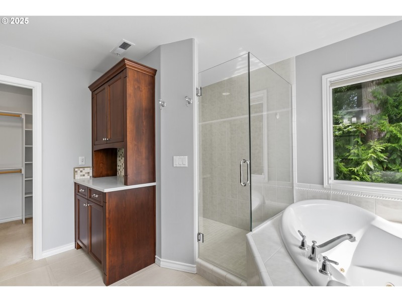 Owner's Suite Bathroom