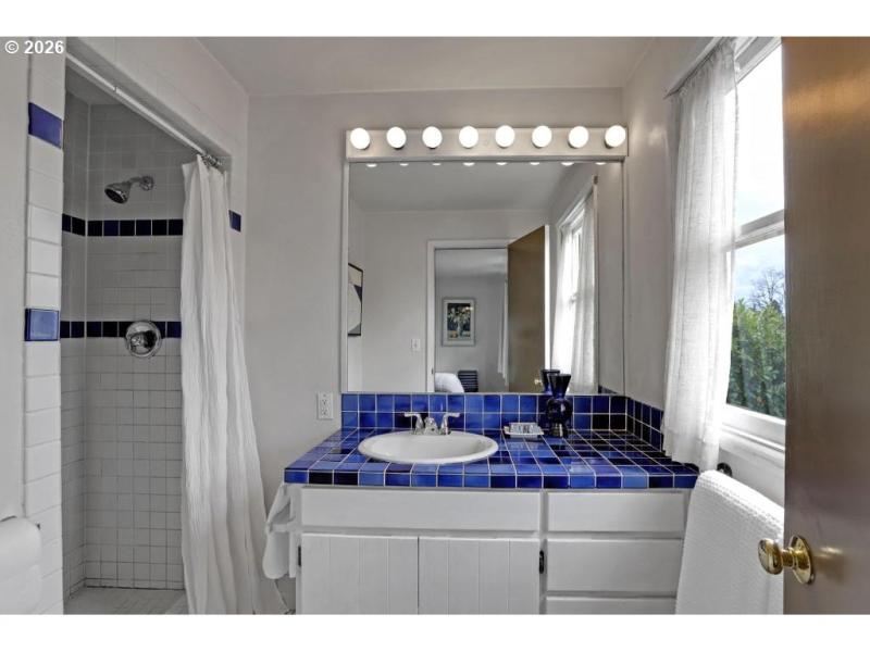 Bathroom, Attached