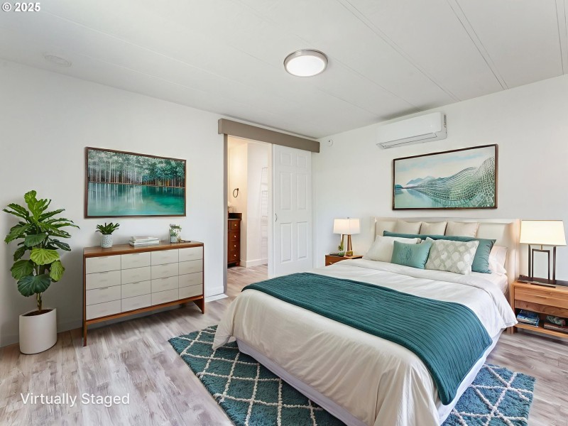 Bedroom, Primary