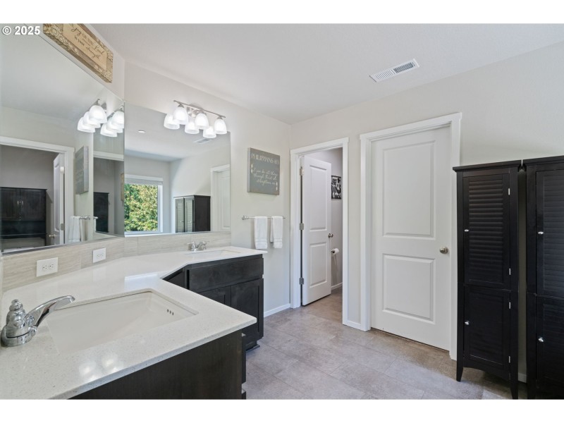 Bathroom, Attached