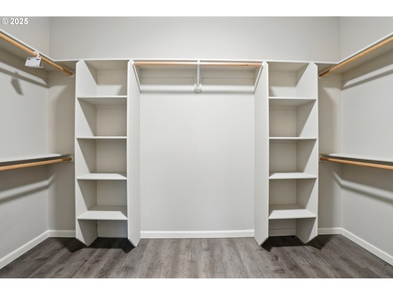 Bedroom, Primary