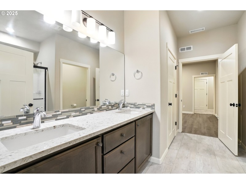 Bathroom, Attached
