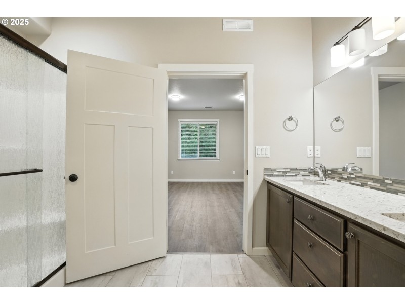 Bathroom, Attached