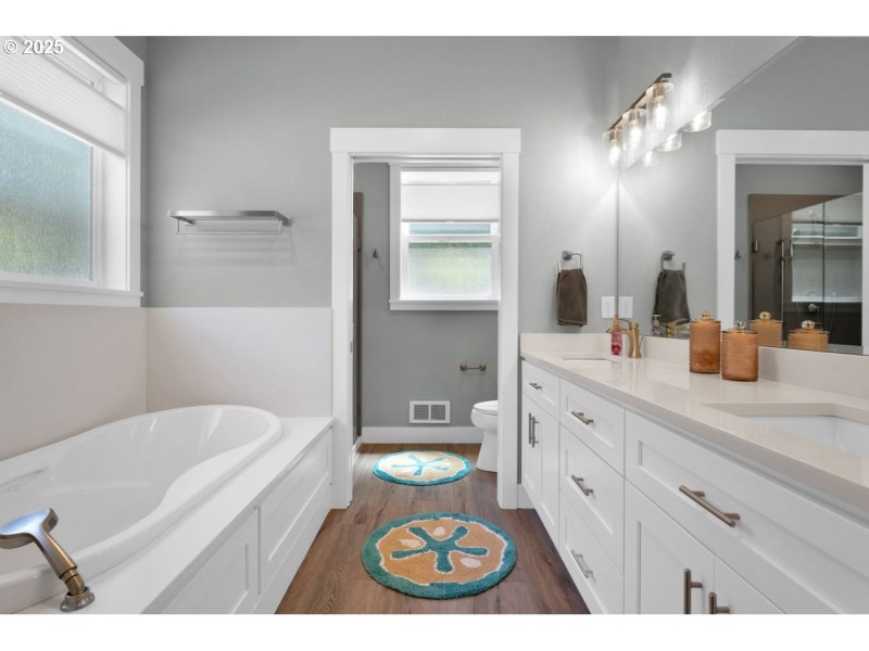 Bathroom, Attached