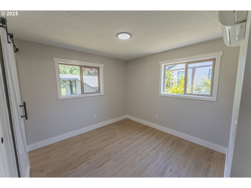 Bedroom, Primary