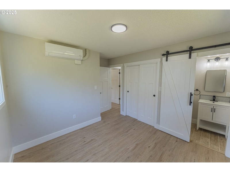 Bedroom, Primary