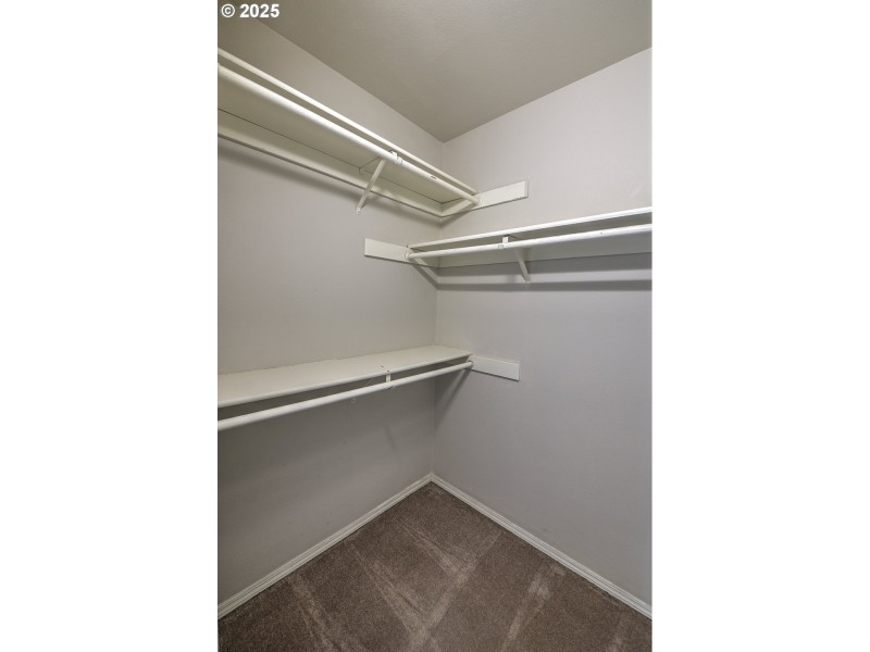 Bedroom, Primary