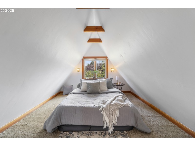Bedroom, Primary