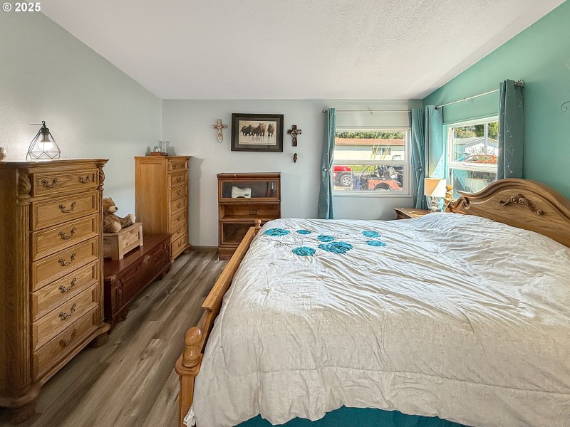 Bedroom, Primary