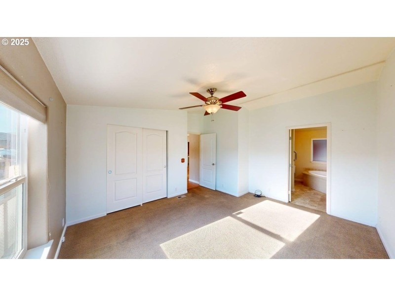 Bedroom, Primary