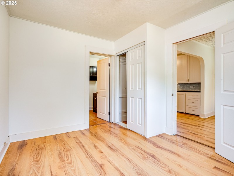 Bedroom, Primary