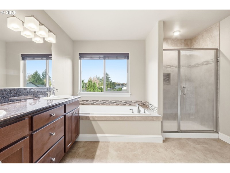 Owner's Suite Bathroom
