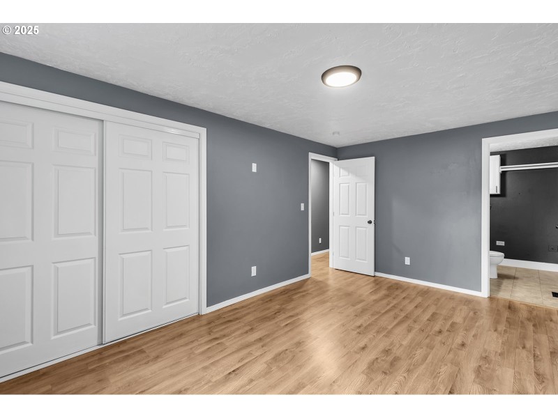 Bedroom, Primary