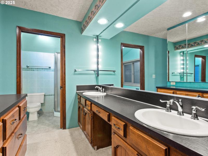 Owner's Suite Bathroom