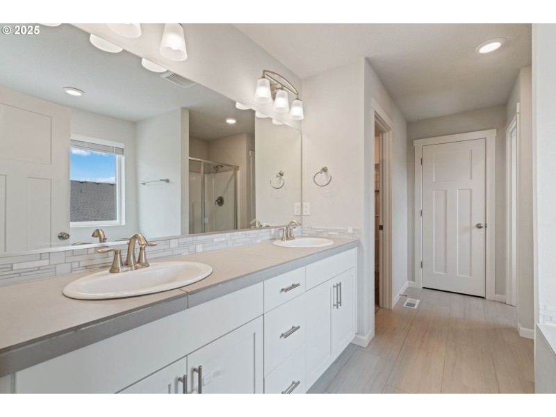Bathroom, Attached