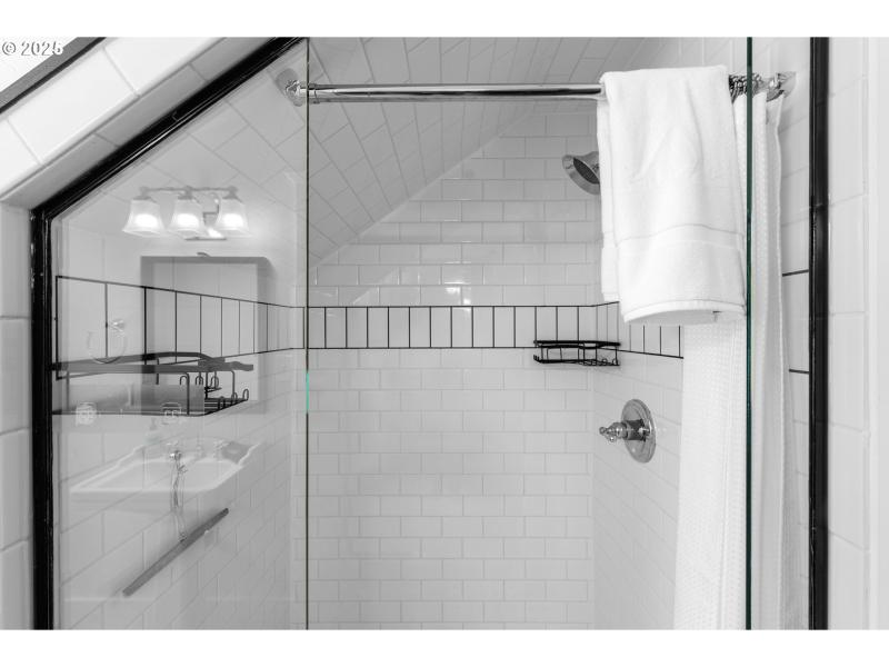 Bathroom, Continental