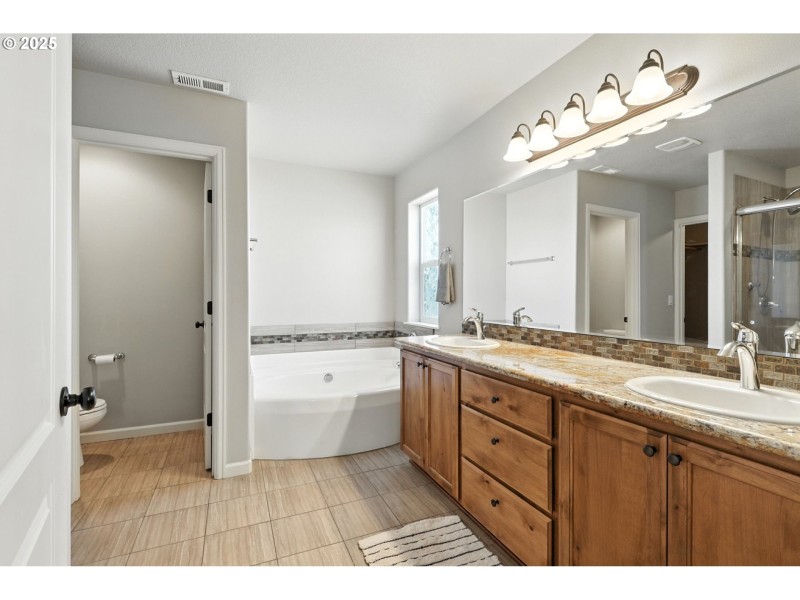 Bathroom, Attached