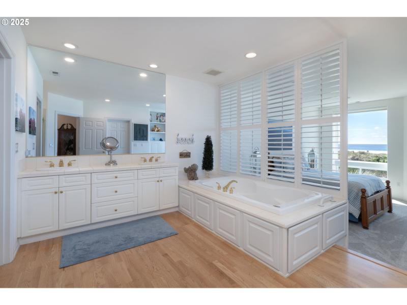 Owner's Suite Bathroom