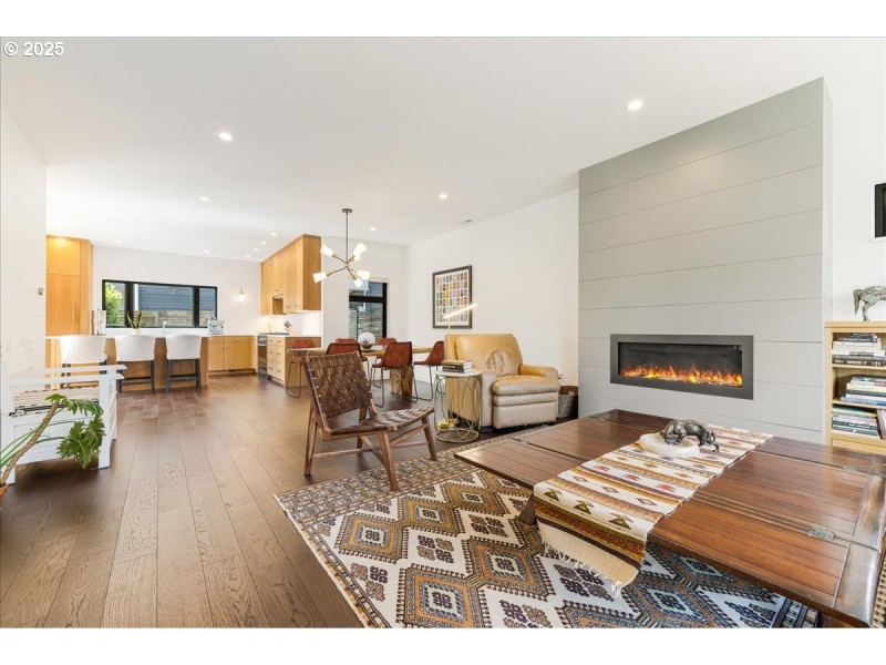 Living Room/Dining Room