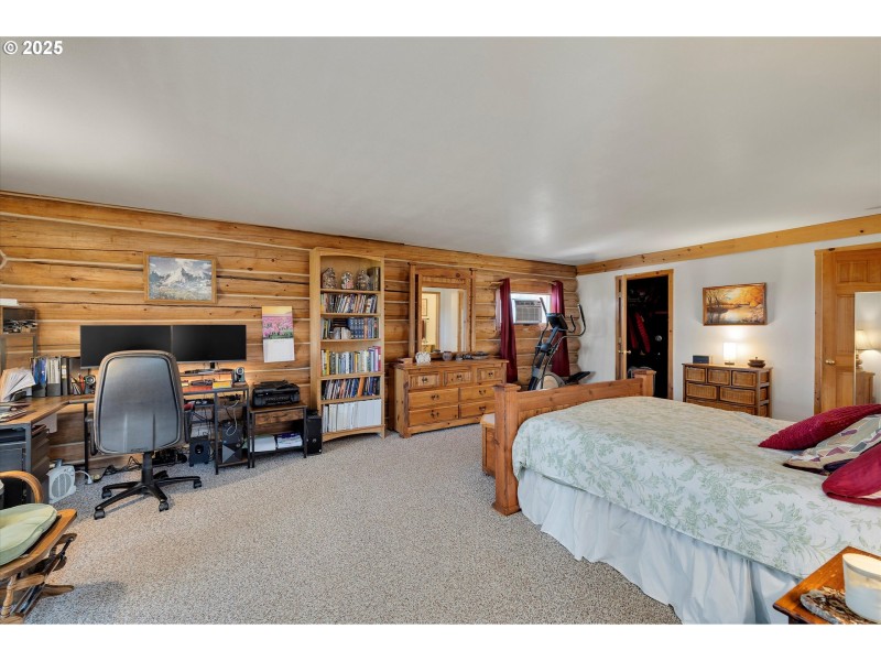 Bedroom, Primary