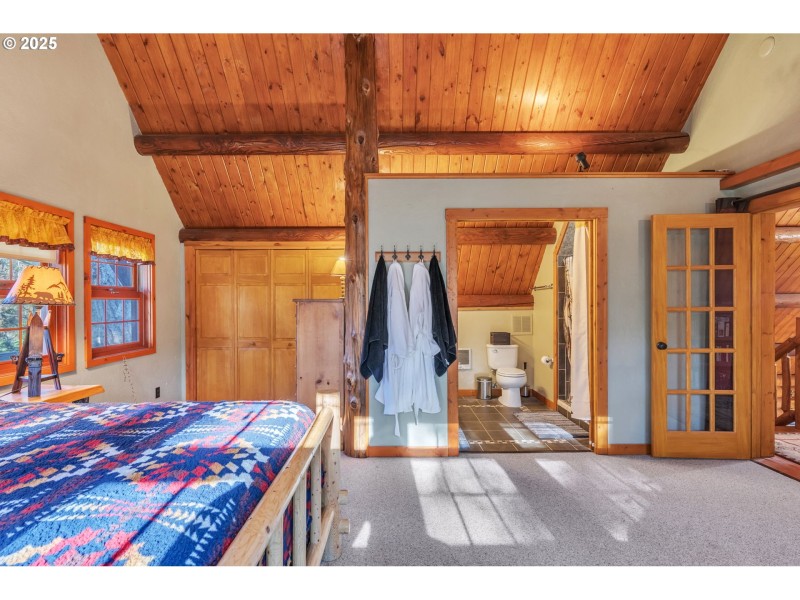 Bedroom, Primary