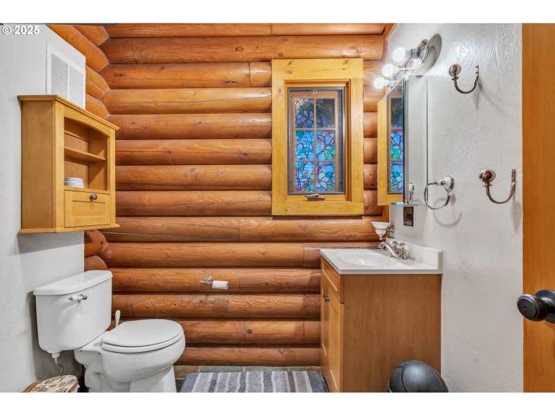 Bathroom, Attached