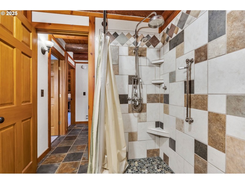 Bathroom, Attached