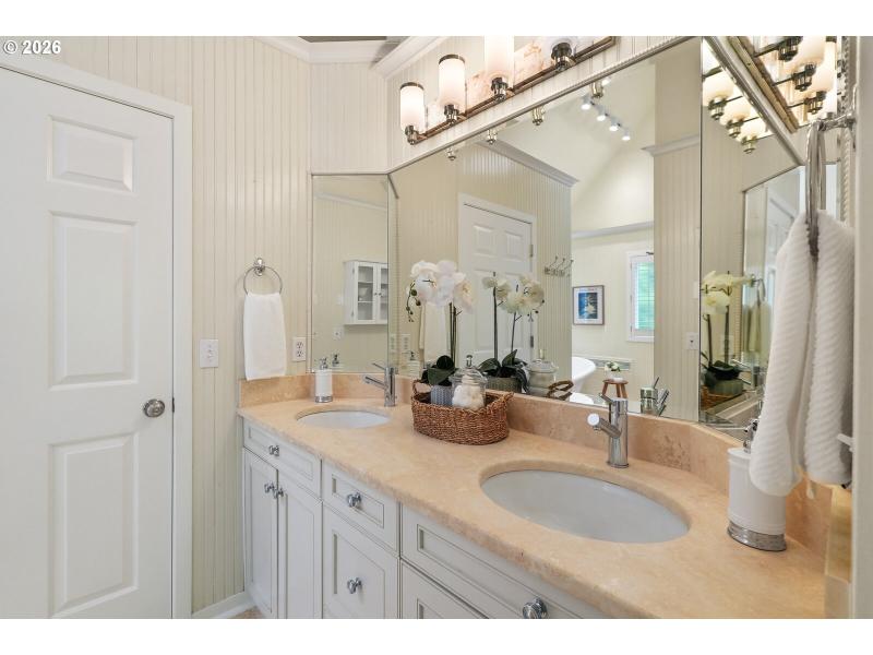 Owner's Suite Bathroom