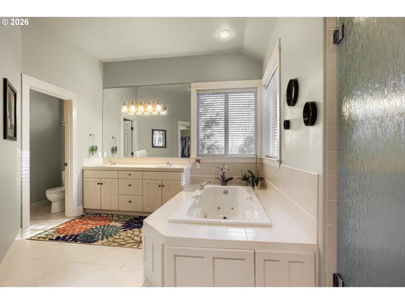 Owner's Suite Bathroom