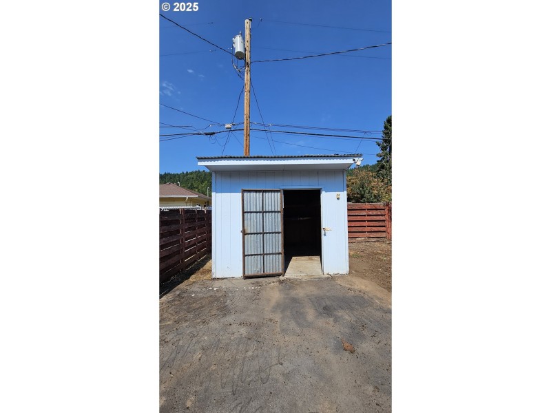 Shed