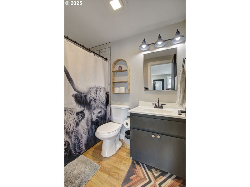 Bathroom, Attached