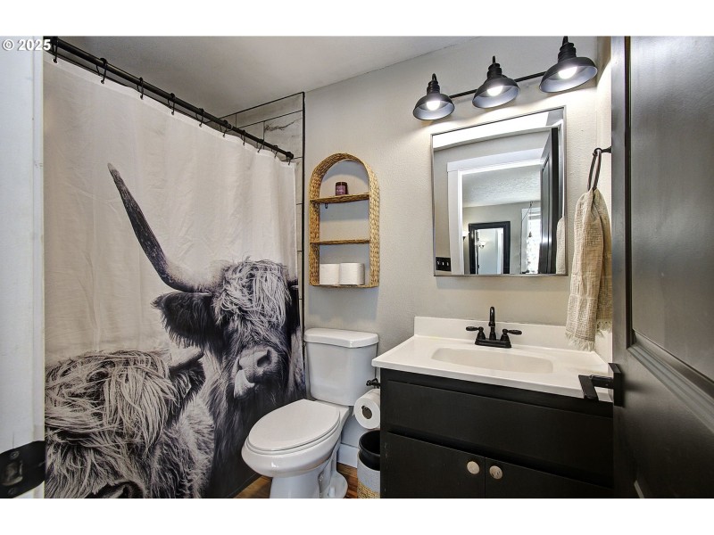 Bathroom, Attached