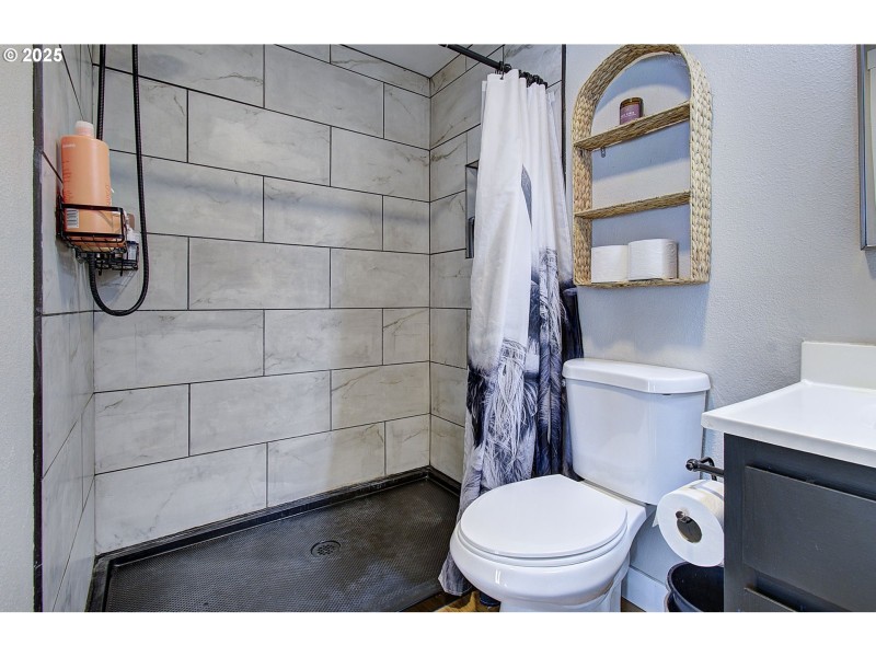 Bathroom, Attached