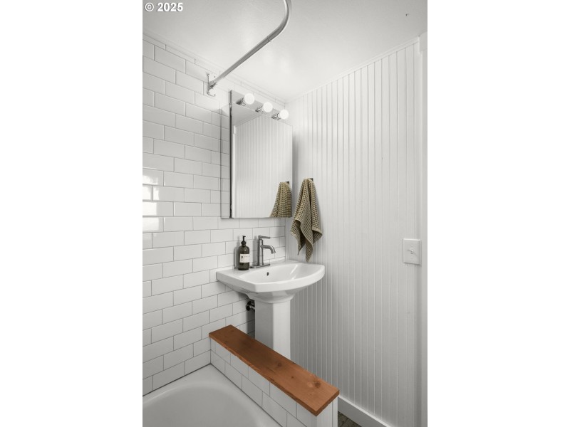 Bathroom, Attached