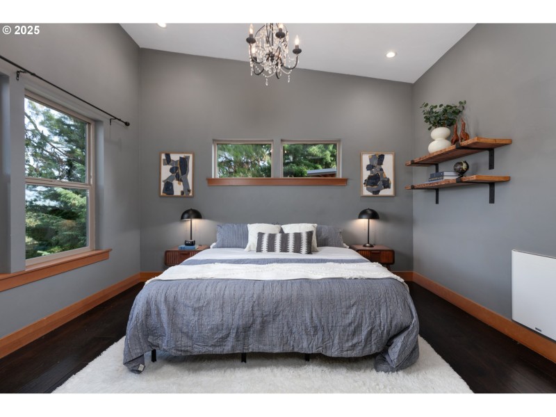 Bedroom, Primary