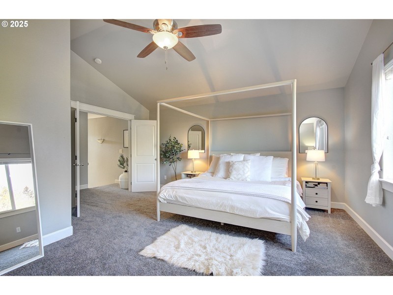 Bedroom, Primary