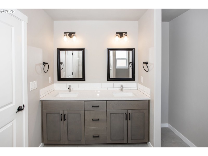 Owner's Suite Bathroom