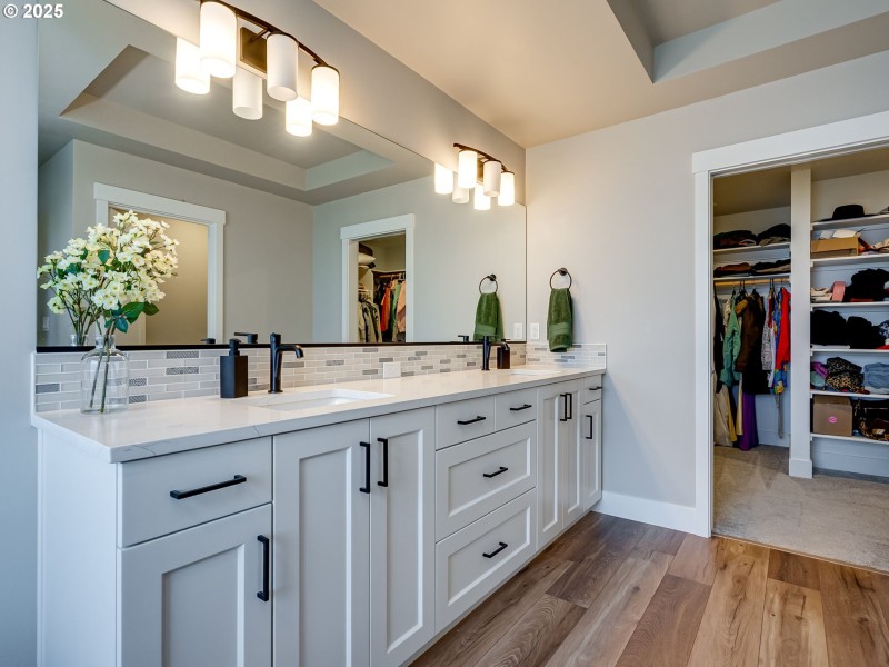 Bathroom, Attached