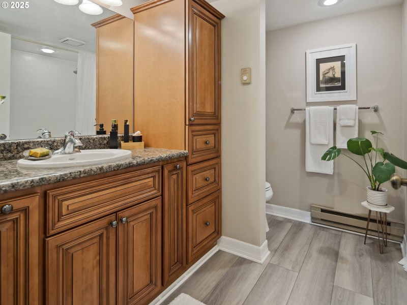 Bathroom, Attached