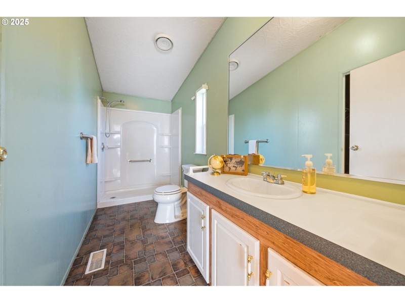 Bathroom, Attached