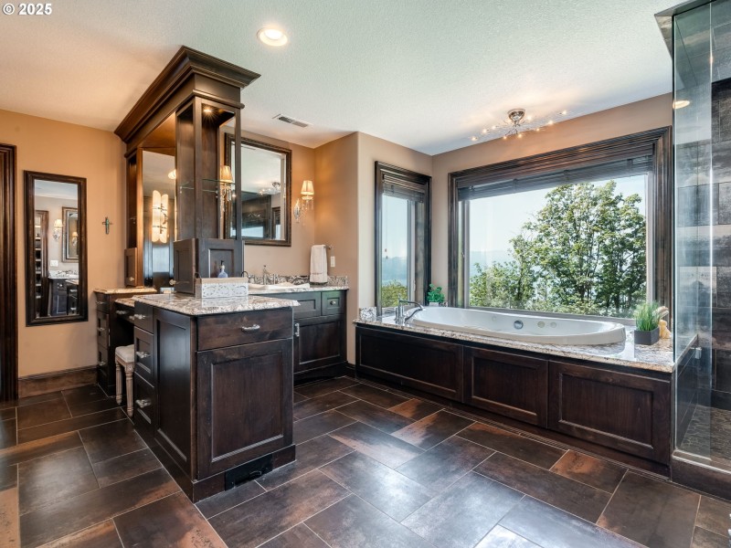 Owner's Suite Bathroom