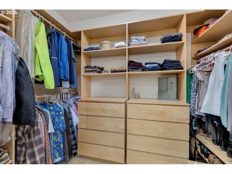 Bedroom, Primary