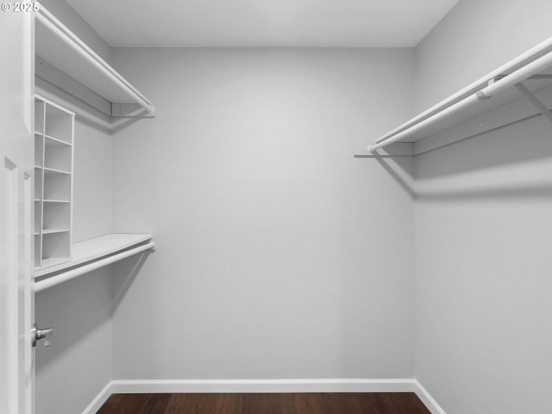 Bedroom, Primary