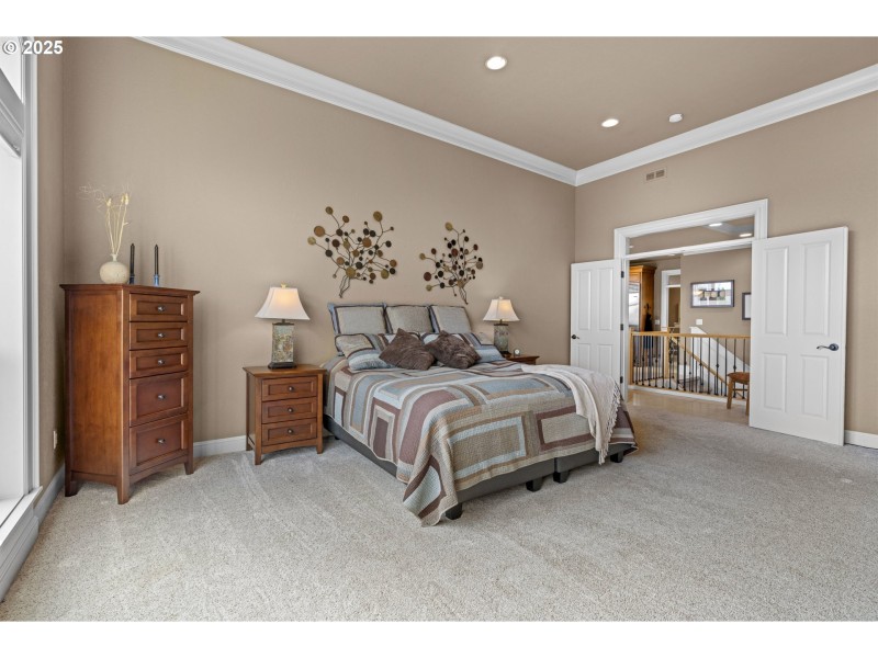 Bedroom, Primary